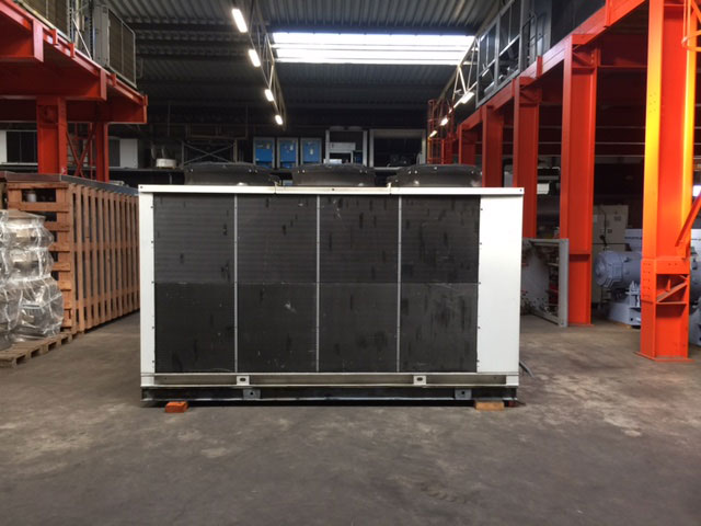 IMG_0891_220kw.chiller.jpg